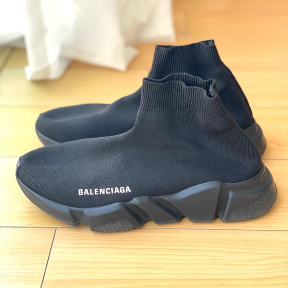 Balenciaga WOMEN'S SPEED RECYCLED KNIT SNEAKER IN BLACK - Picture 2 of 5